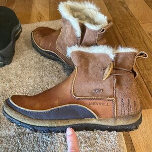 Merrell leather fur lined boots size 9